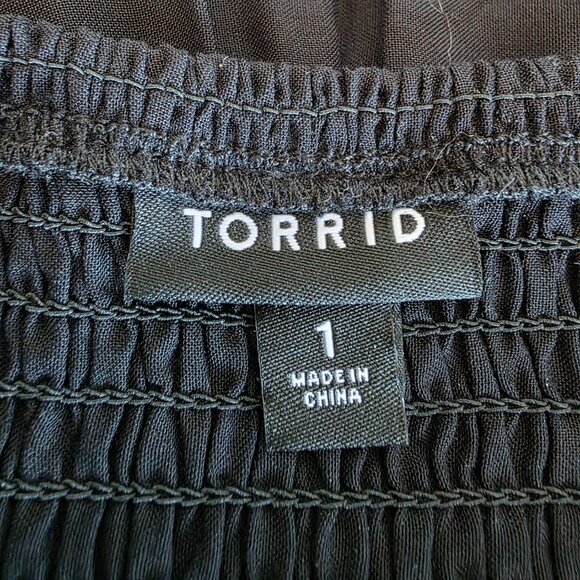 TORRID Black Babydoll Smocked Top Blouse Cold Shoulder Flowy Plus Size 1 - 1X - Picture 7 of 9